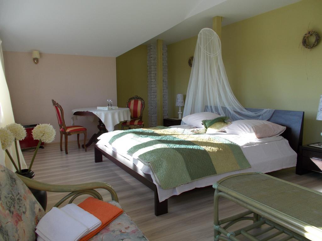 Bolimowianka Bed and Breakfast Rum bild